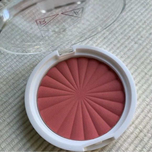 OFRA COSMETICS PRESSED BLUSH - CORAL CRUSH - Picture 5 of 7